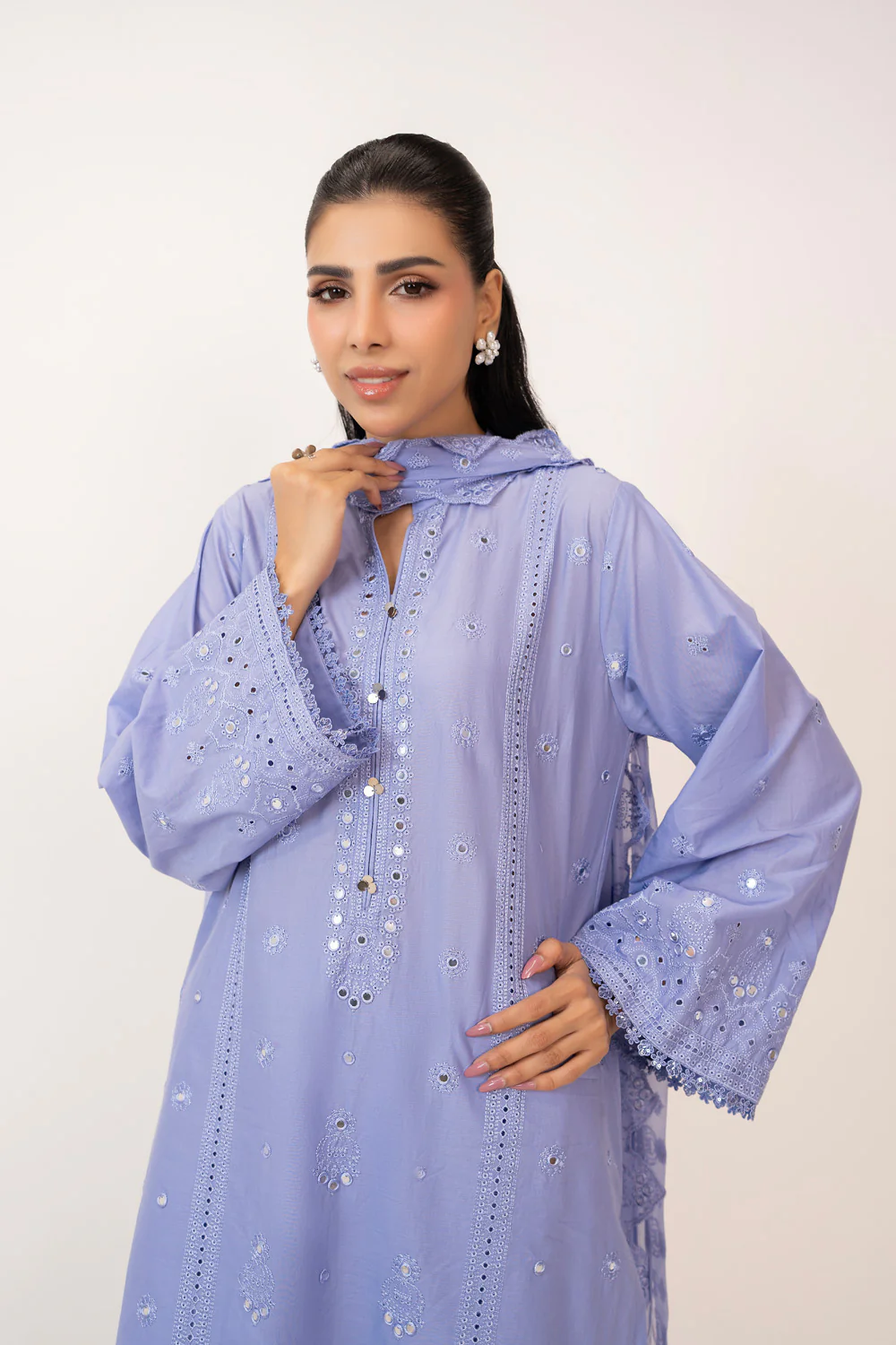3PC Lawn Embroidered Suit - Image 4