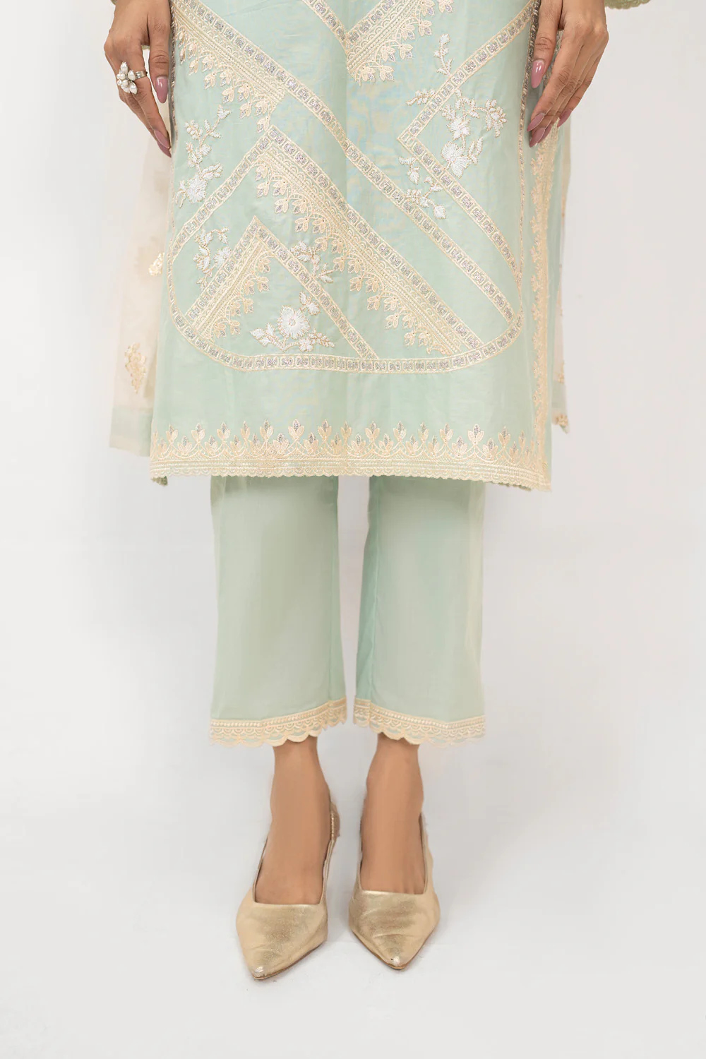 3PC Lawn Embroidered Suit - Image 6