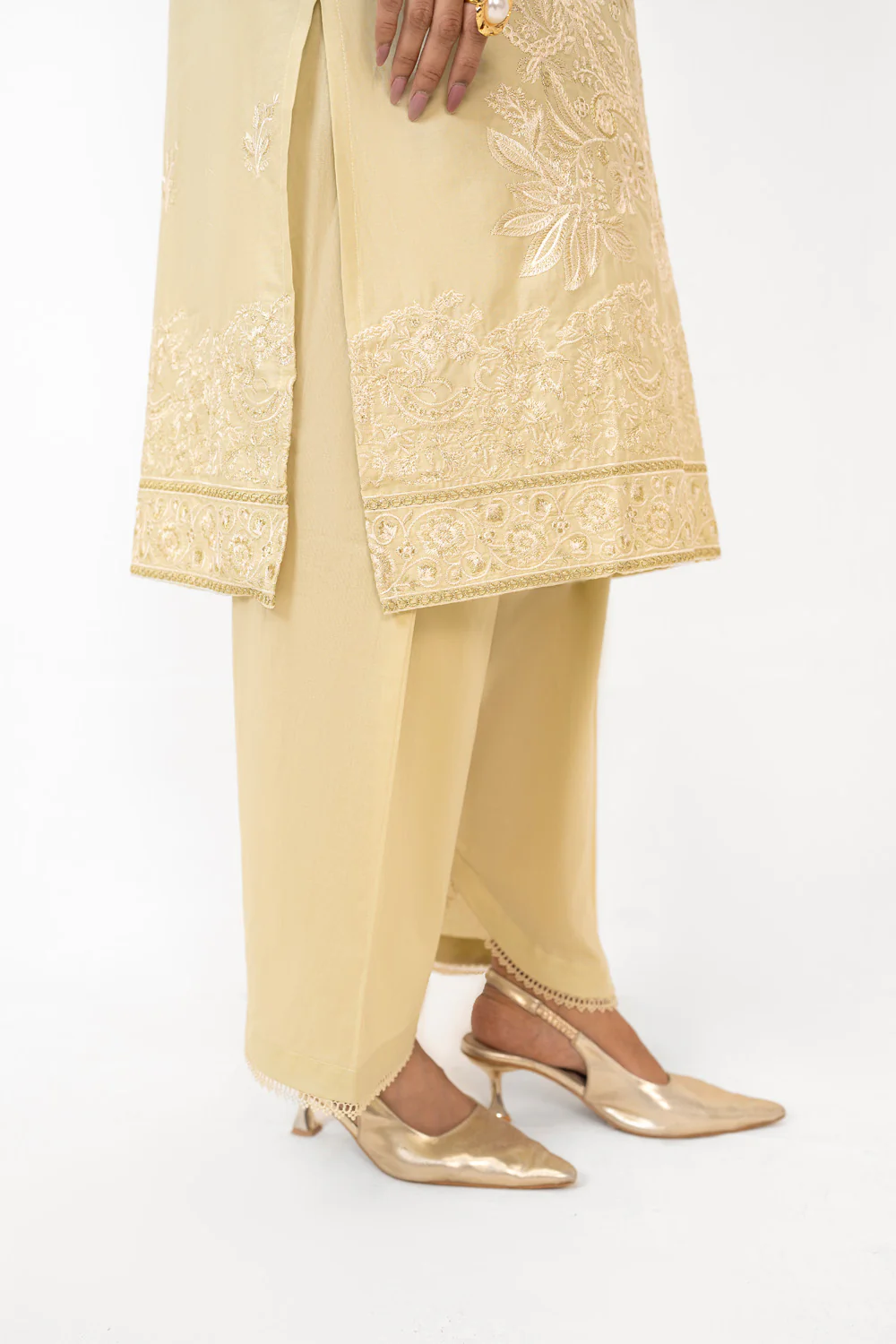 3PC Lawn Embroidered Suit - Image 7