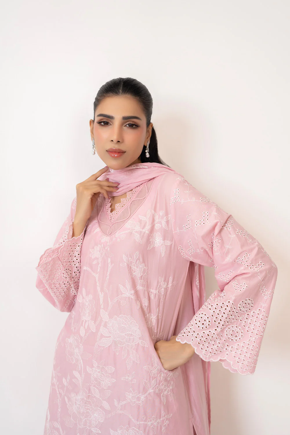3PC Lawn Embroidered Suit - Image 4