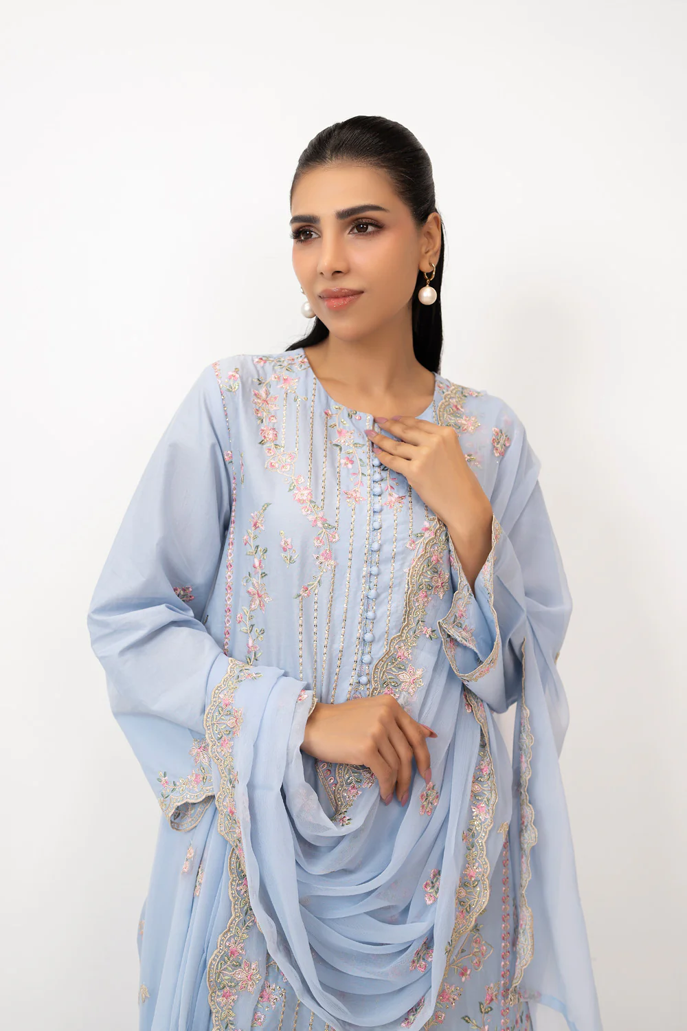 3PC Lawn Embroidered Suit - Image 3