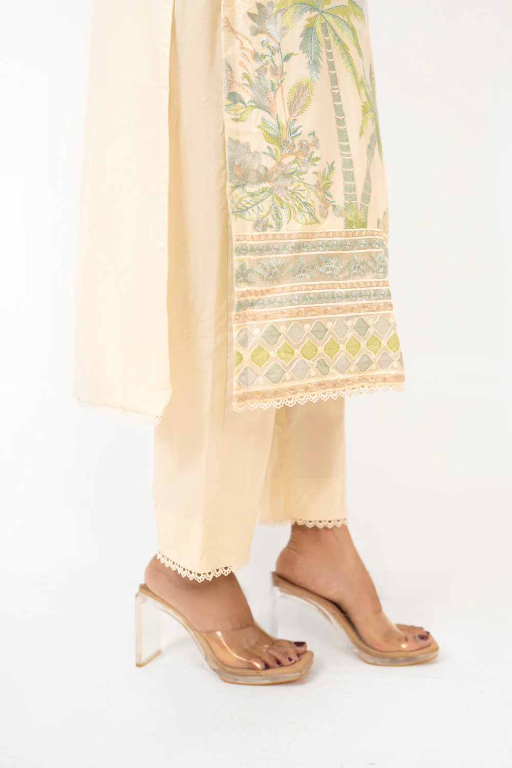 3PC Lawn Embroidered Suit - Image 7