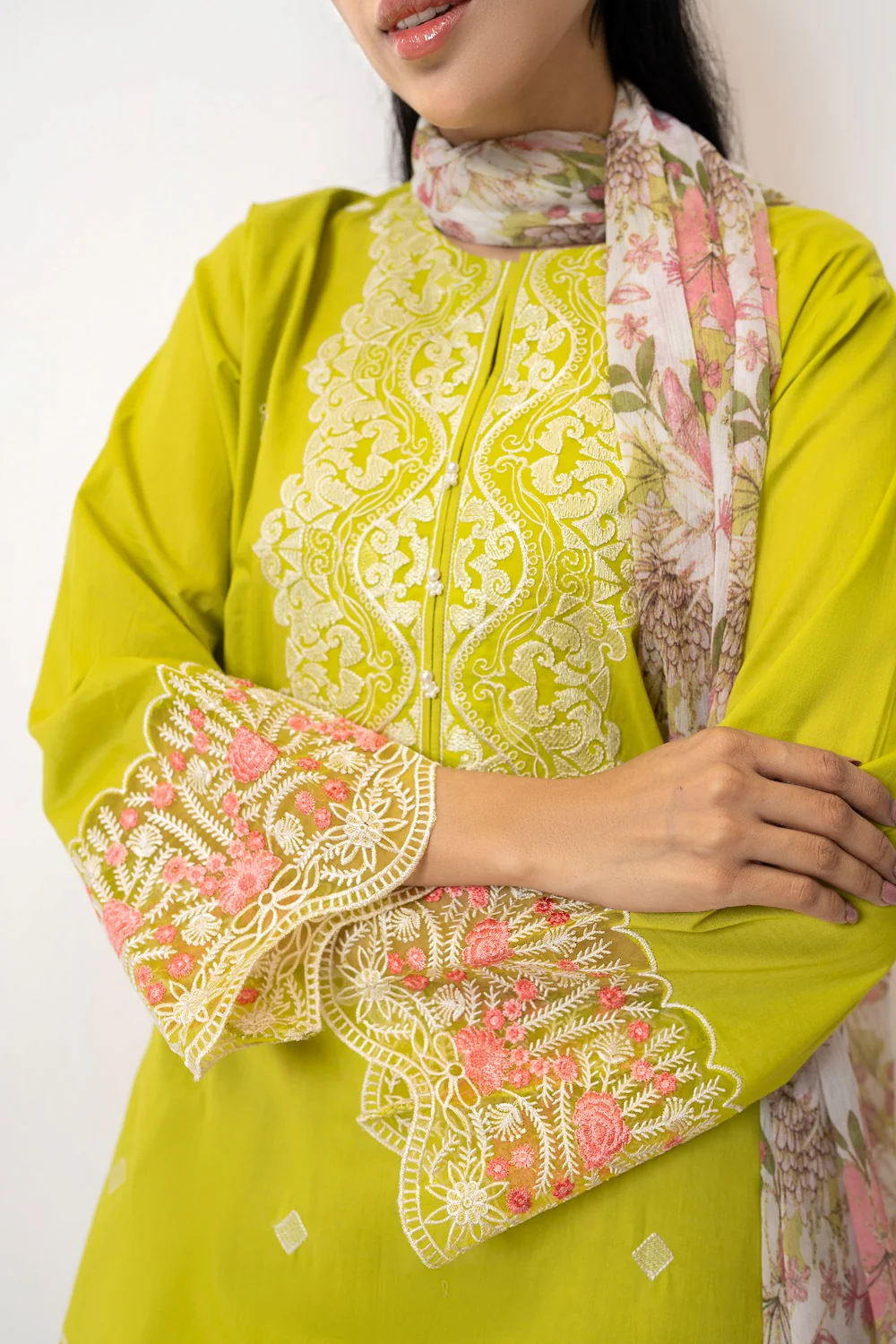 3PC Lawn Embroidered Suit - Image 4