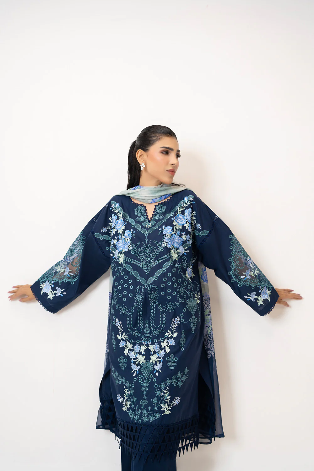 3PC Lawn Embroidered Suit - Image 4