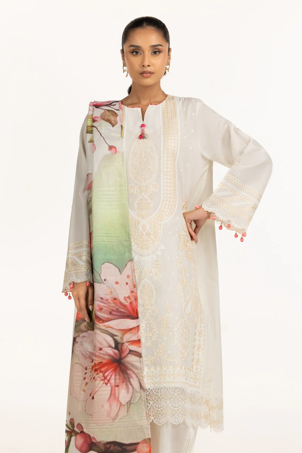 3PC Lawn Embroidered Suit - Image 3