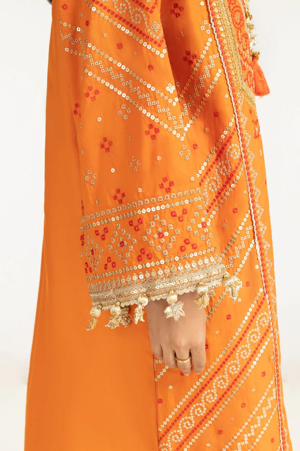3PC Lawn Embroidered Suit - Image 3