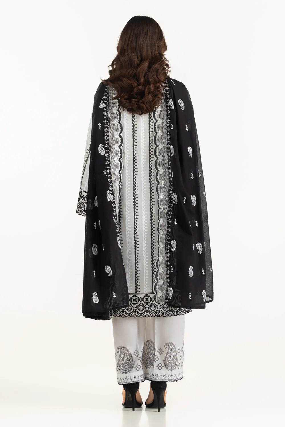 3PC Lawn Lacquer Printed Suit With Embroidered - Image 2