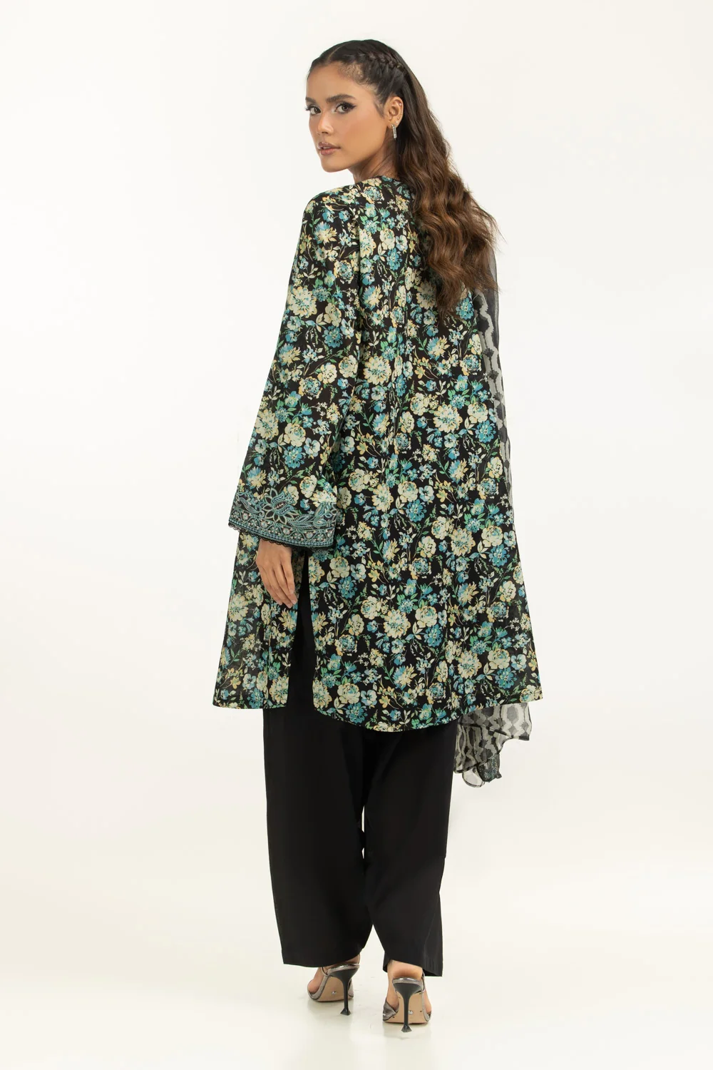 3PC Lawn Printed Suit - Image 4