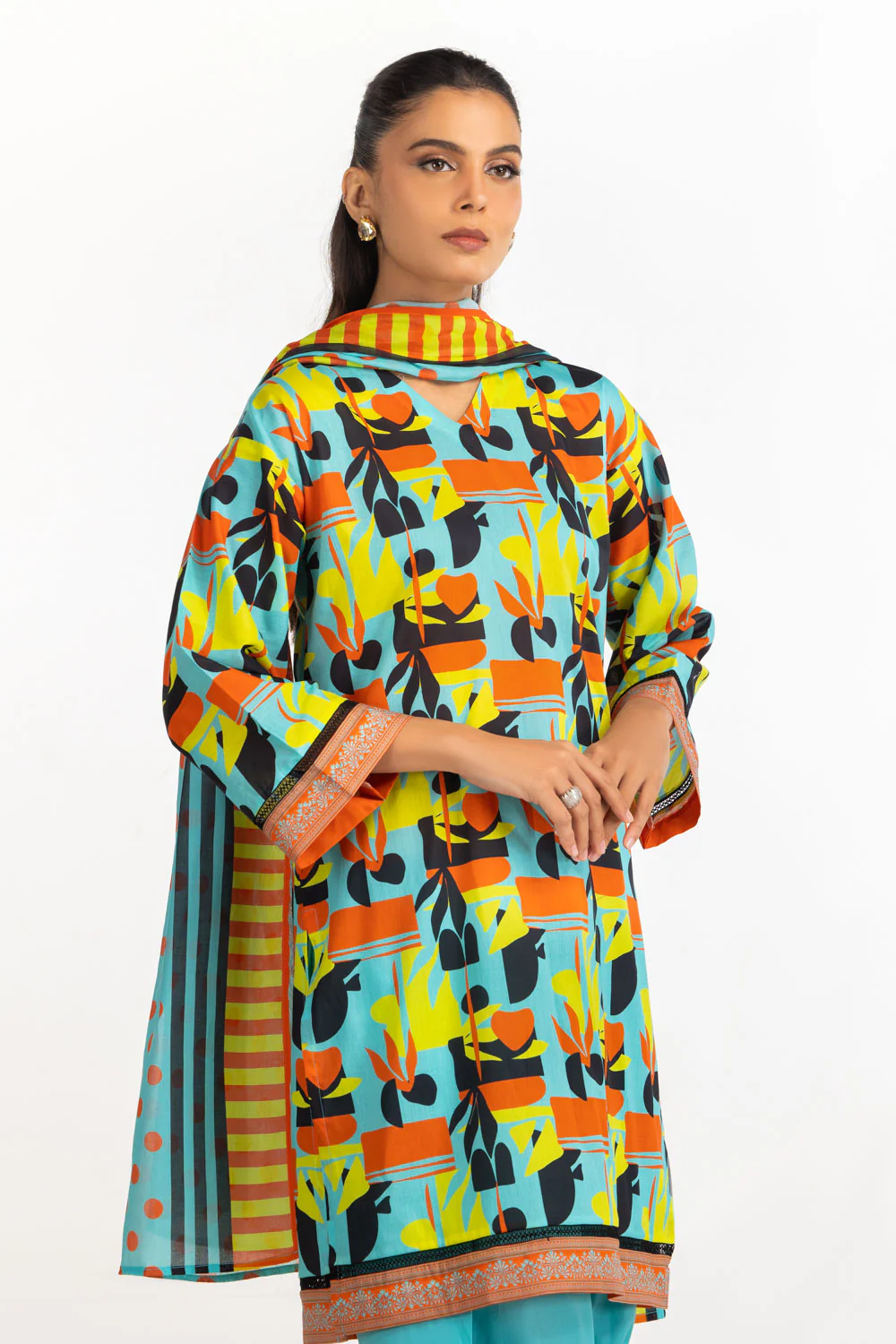 3PC Lawn Printed Suit - Image 4