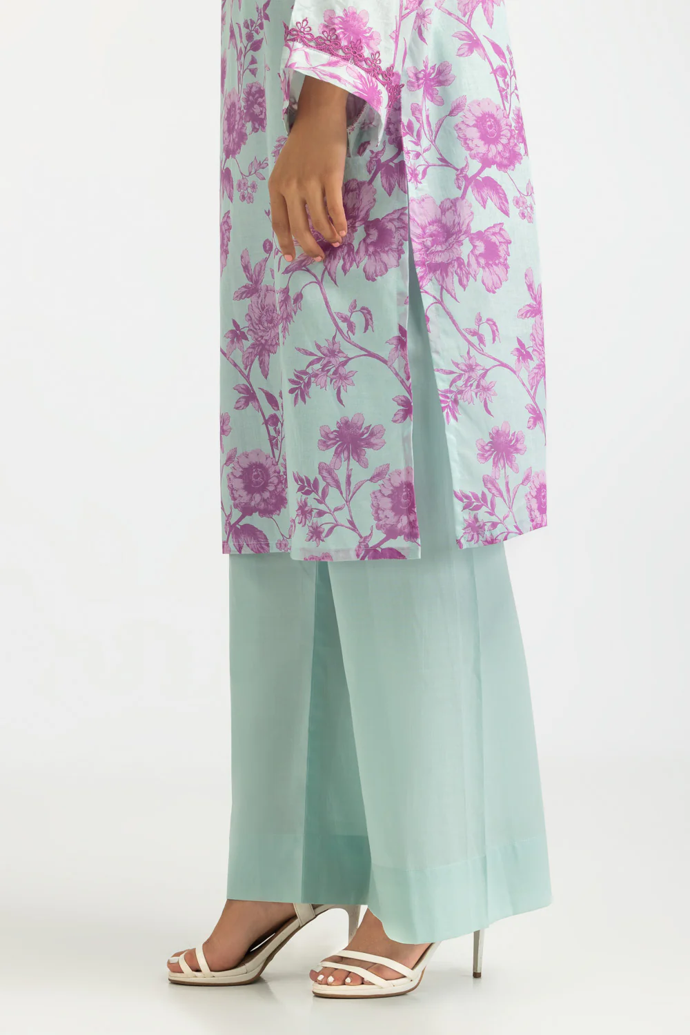 3PC Lawn Printed Suit - Image 7