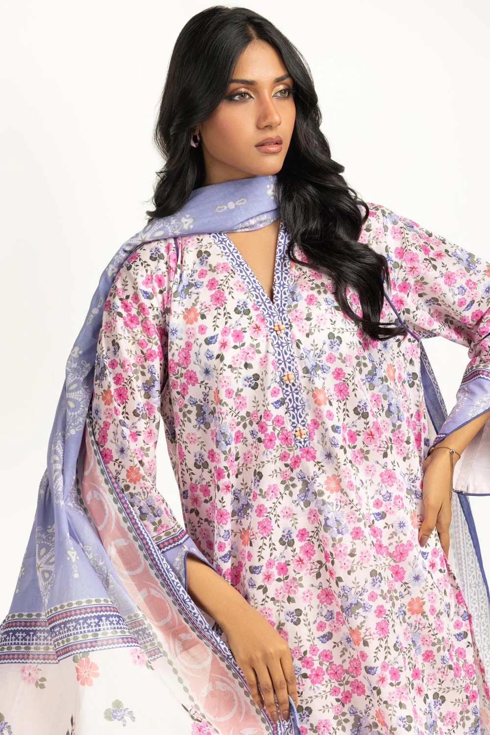 3PC Lawn Printed Suit - Image 5