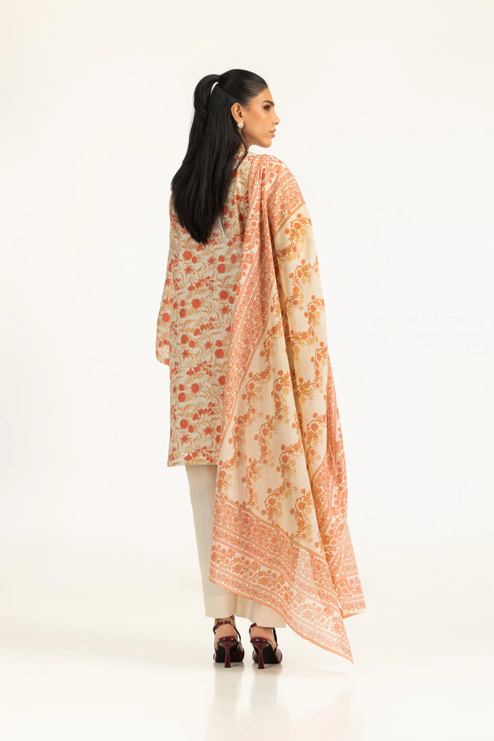 3PC Lawn Printed Suit - Image 5