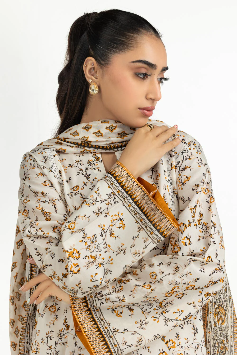 3PC Lawn Printed Suit - Image 4