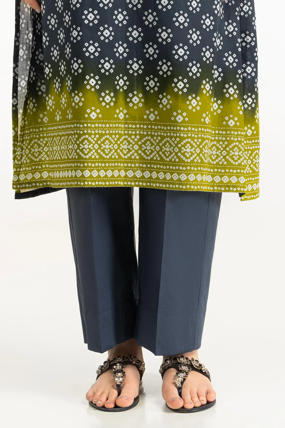 3PC Lawn Printed Suit - Image 6