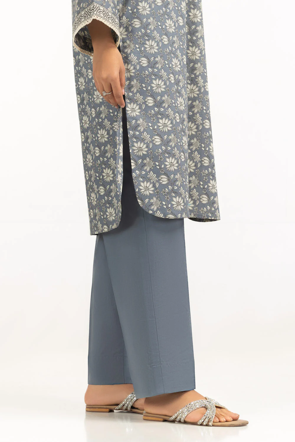 3PC Lawn Printed Suit - Image 6