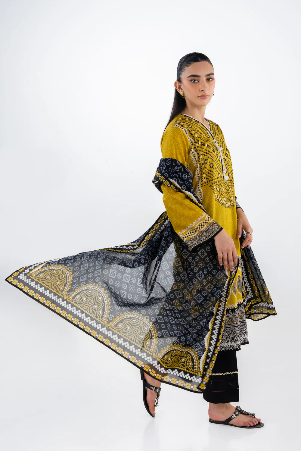 3PC Lawn Printed Suit - Image 5