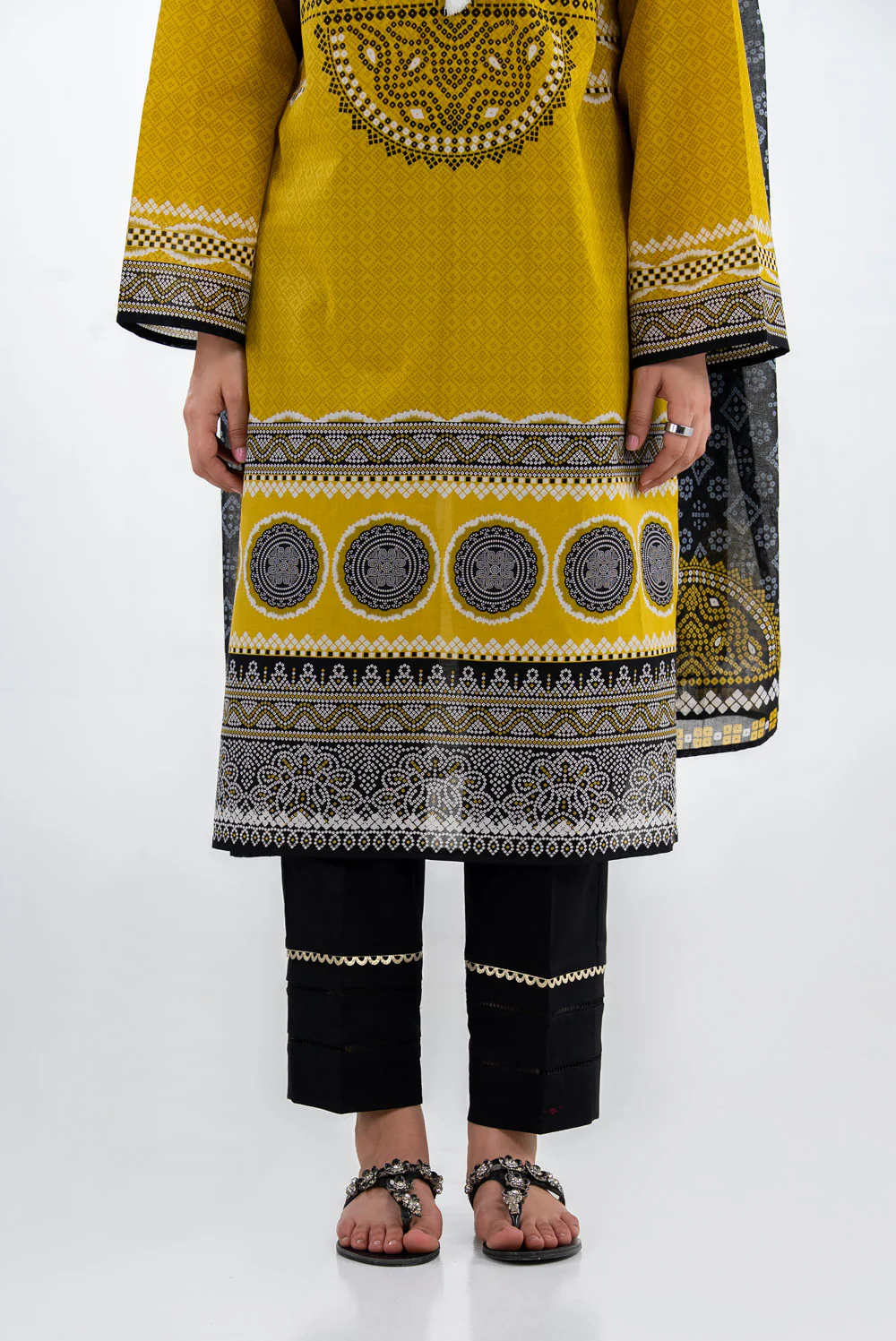 3PC Lawn Printed Suit - Image 7