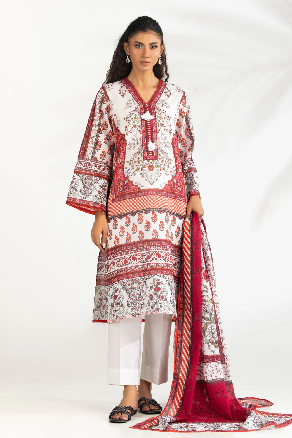 3PC Lawn Printed Suit - Image 5