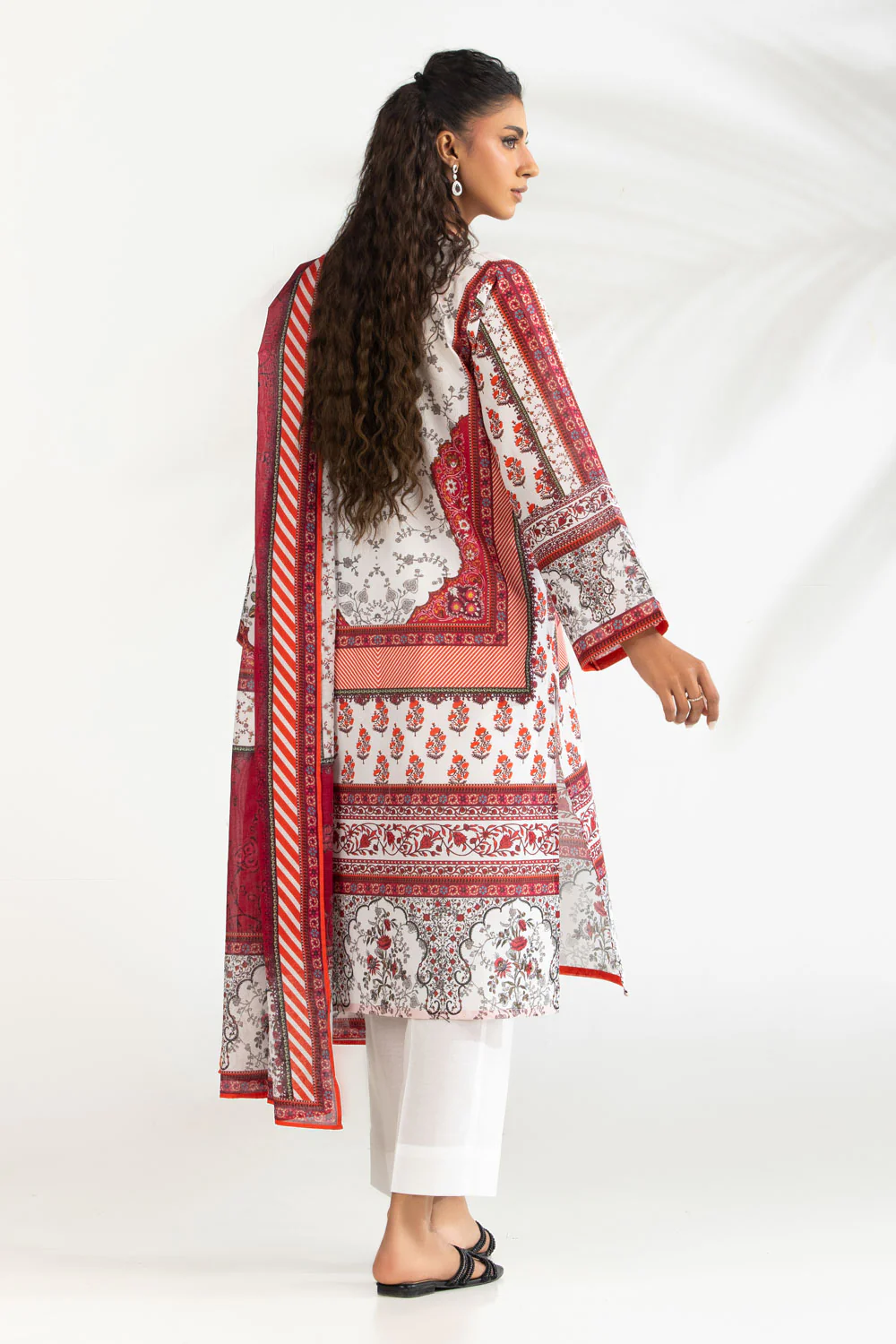 3PC Lawn Printed Suit - Image 6