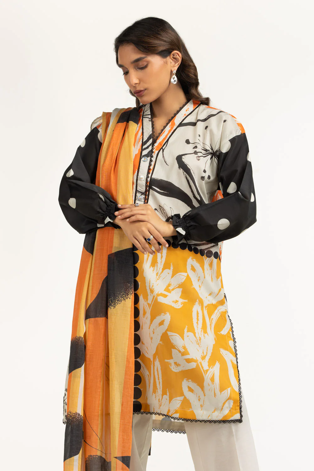 3PC Lawn Printed Suit - Image 3