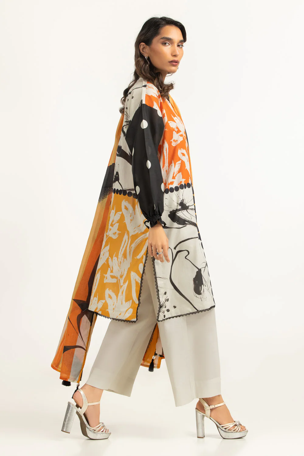 3PC Lawn Printed Suit - Image 4