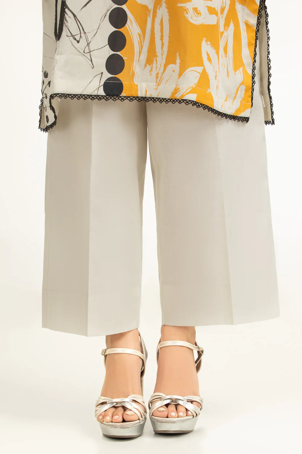 3PC Lawn Printed Suit - Image 7
