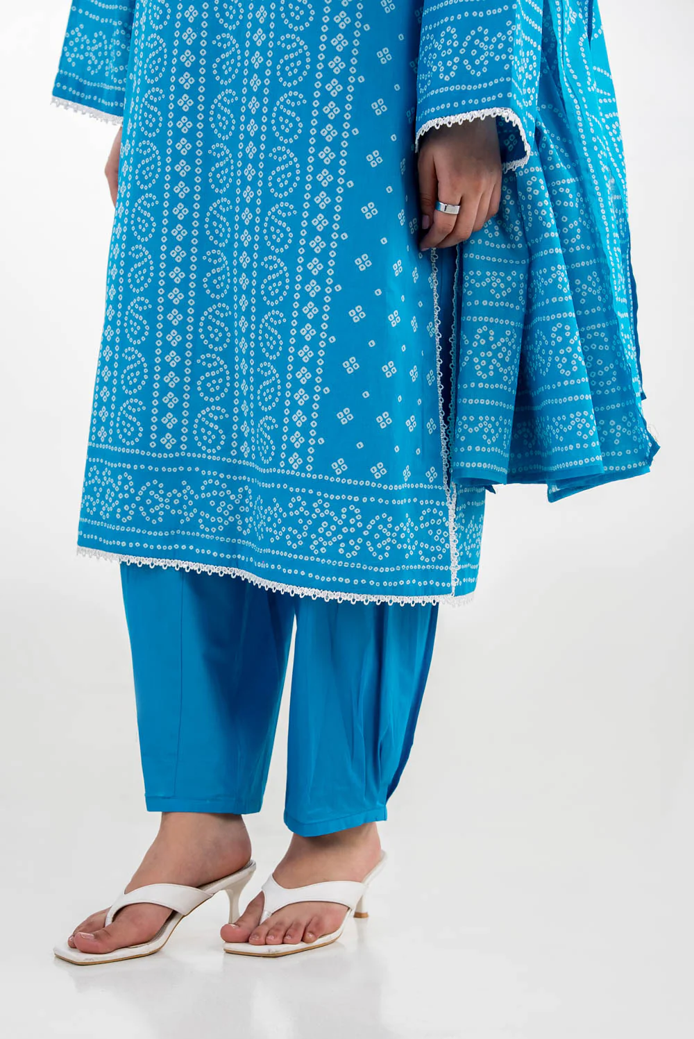3PC Lawn Printed Suit - Image 7
