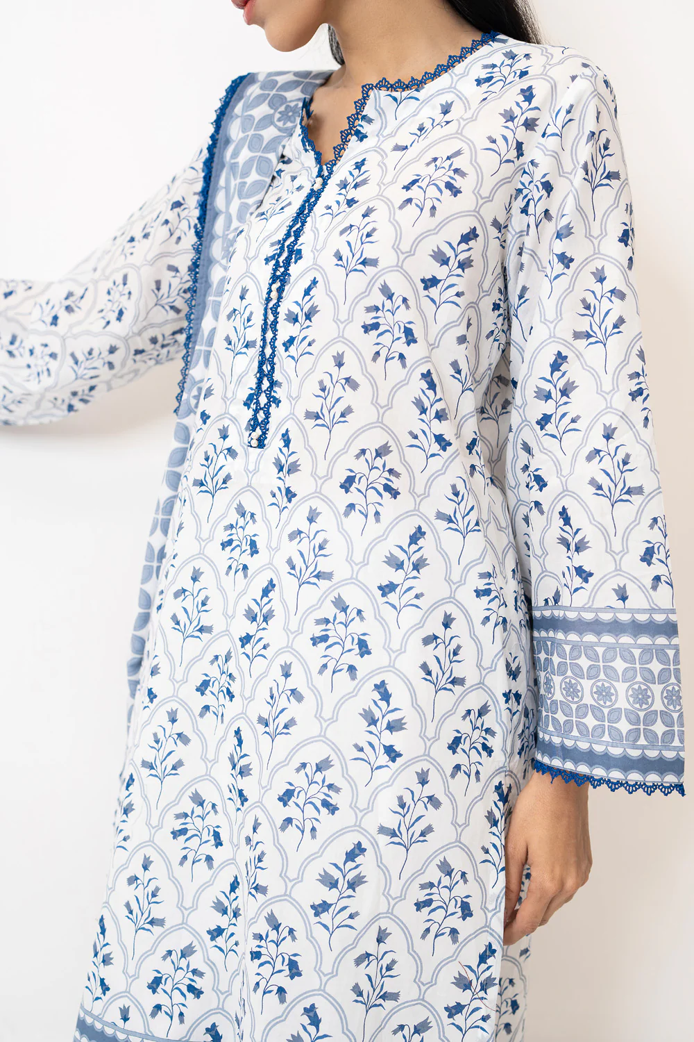 3PC Lawn Printed Suit - Image 2