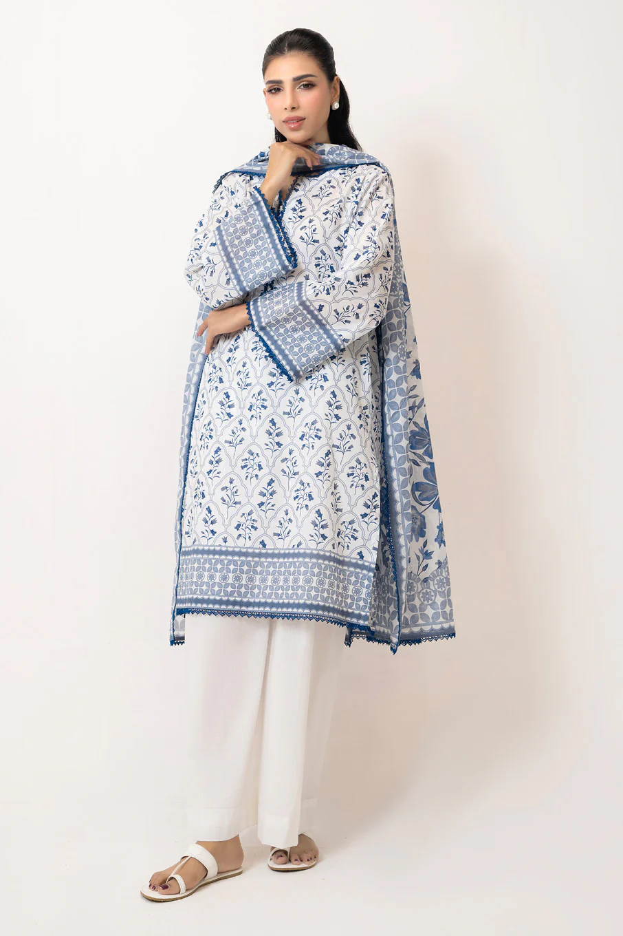 3PC Lawn Printed Suit - Image 3