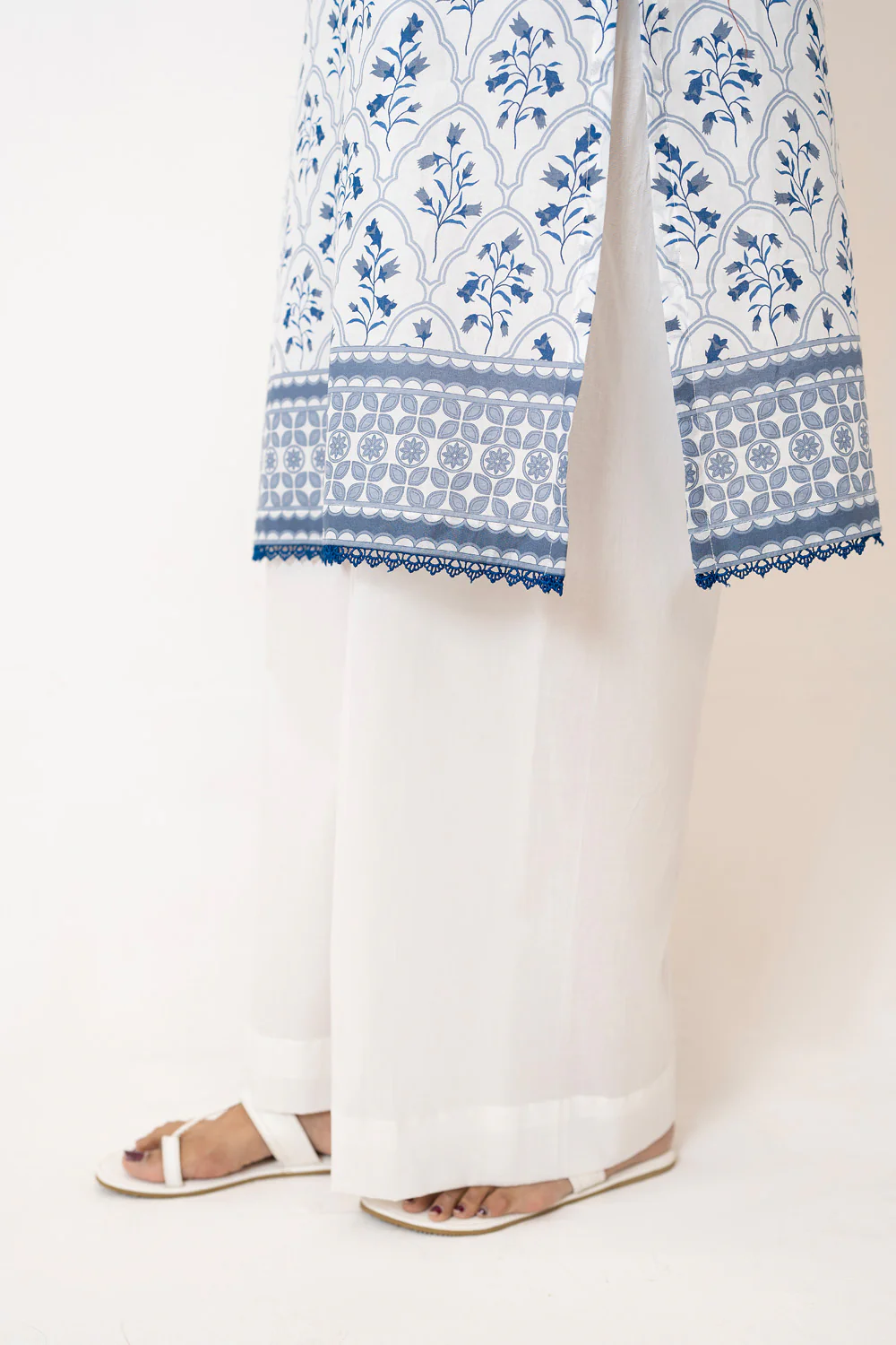 3PC Lawn Printed Suit - Image 7