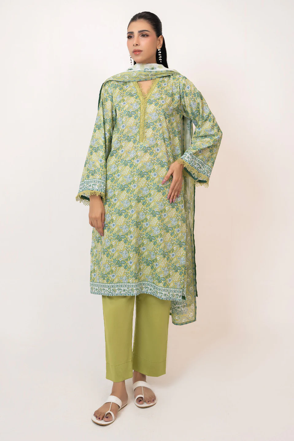 3PC Lawn Printed Suit - Image 3