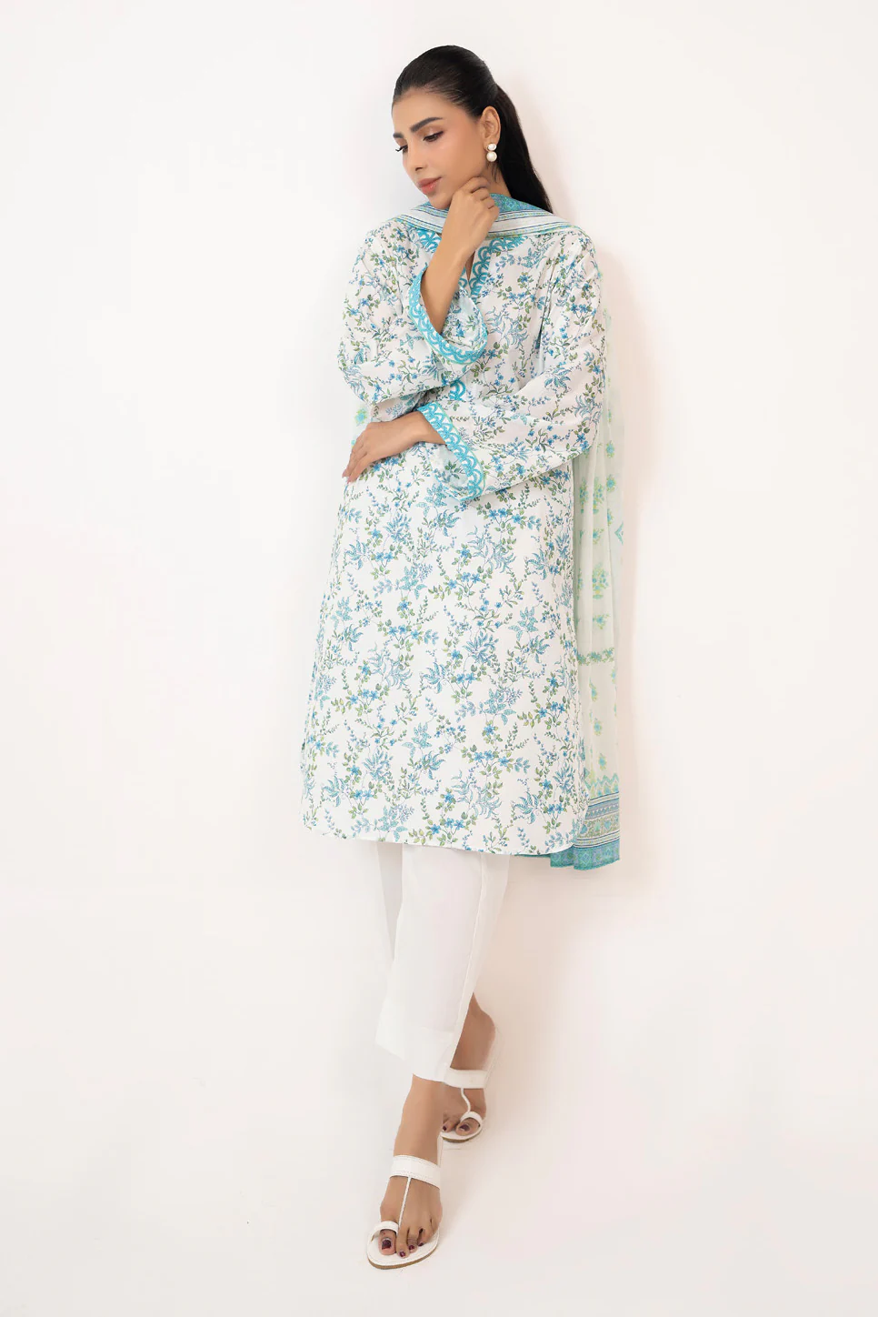 3PC Lawn Printed Suit - Image 4