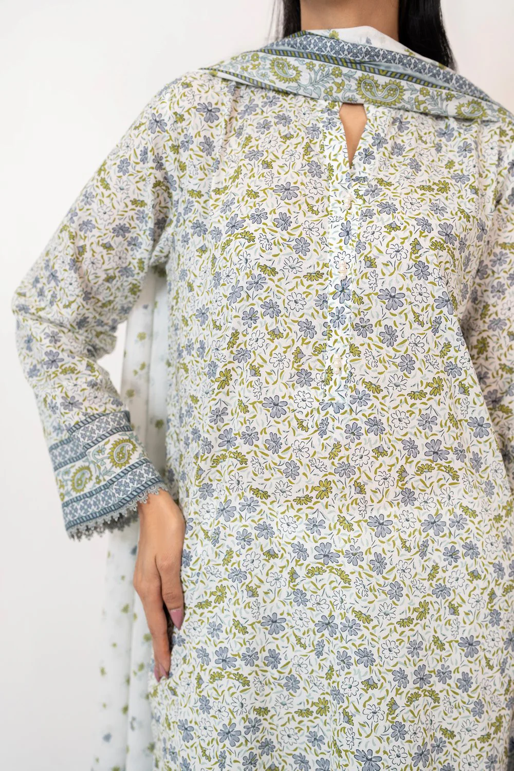 3PC Lawn Printed Suit - Image 2
