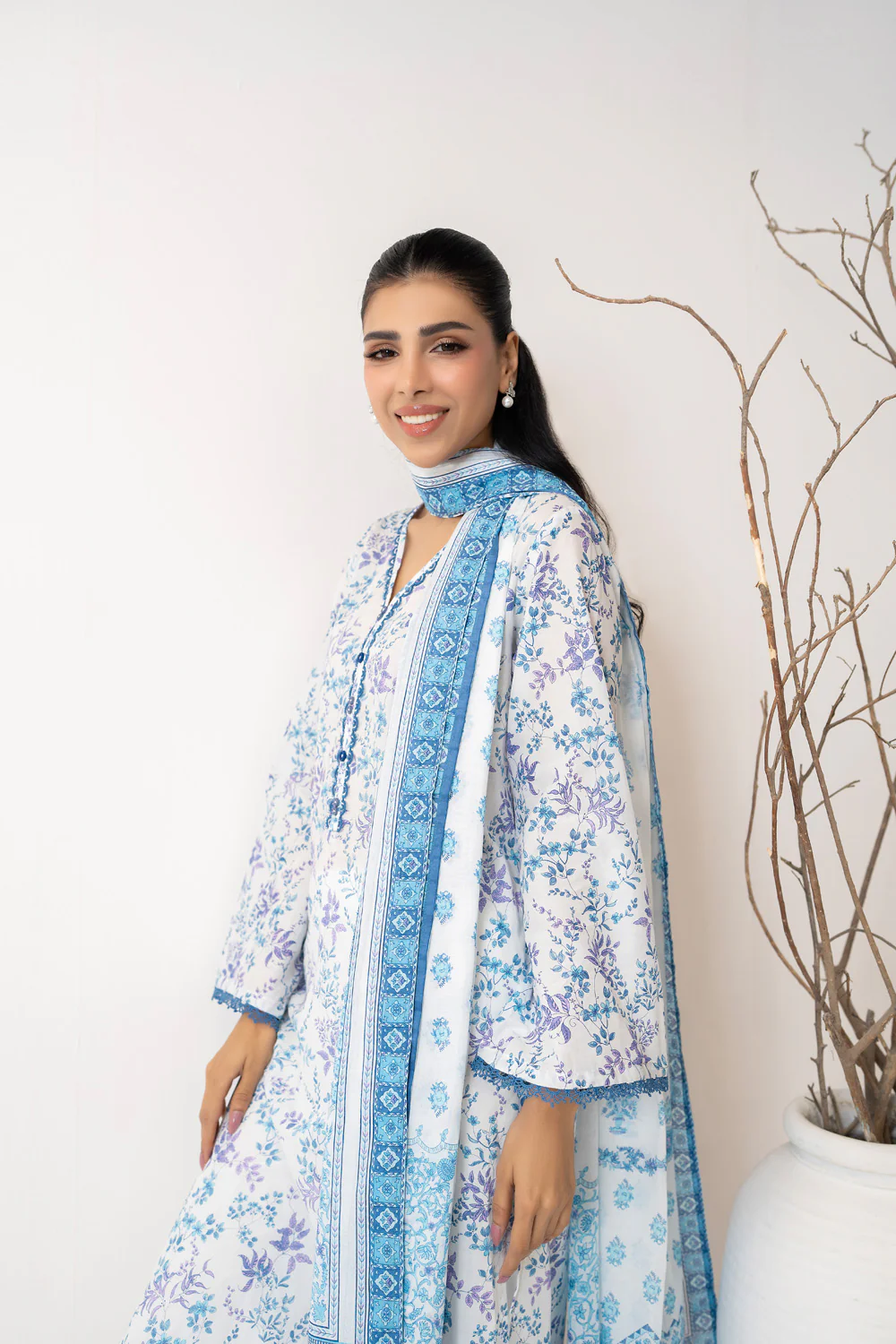 3PC Lawn Printed Suit - Image 5