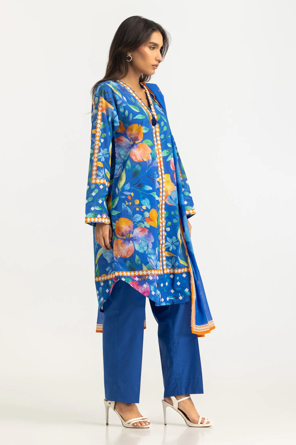 3PC Lawn Printed Suit - Image 4