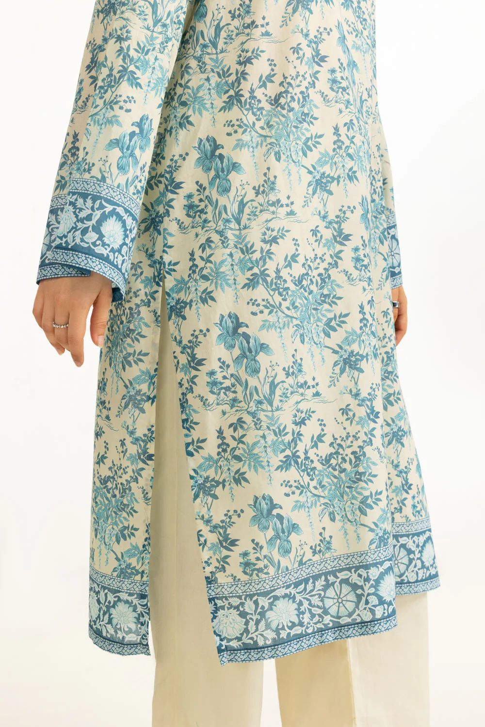 3PC Lawn Printed Suit - Image 2