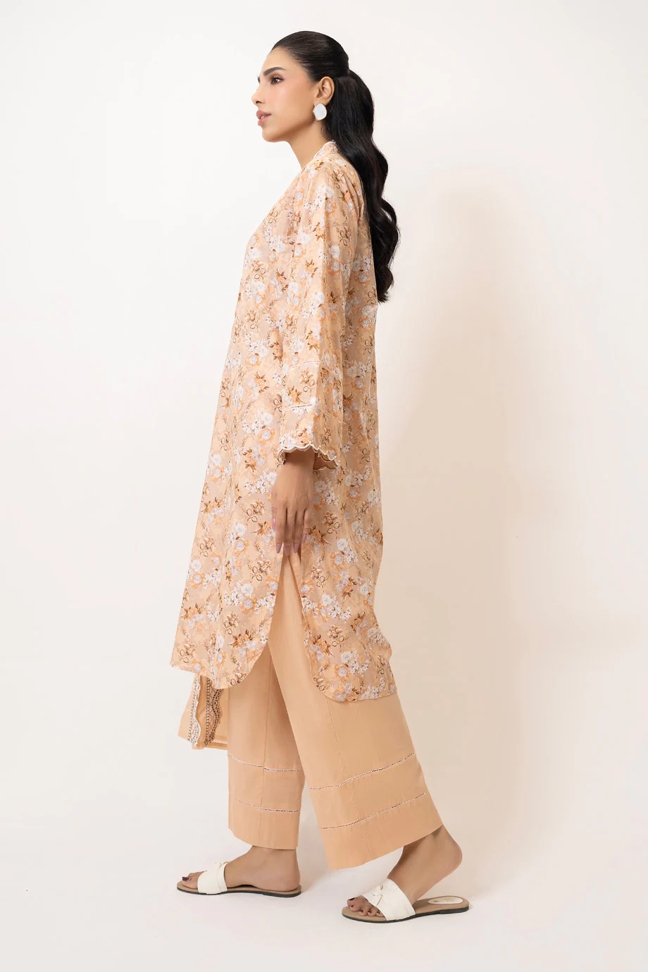 3PC Lawn Printed Suit With Embroidered Dupatta - Image 4