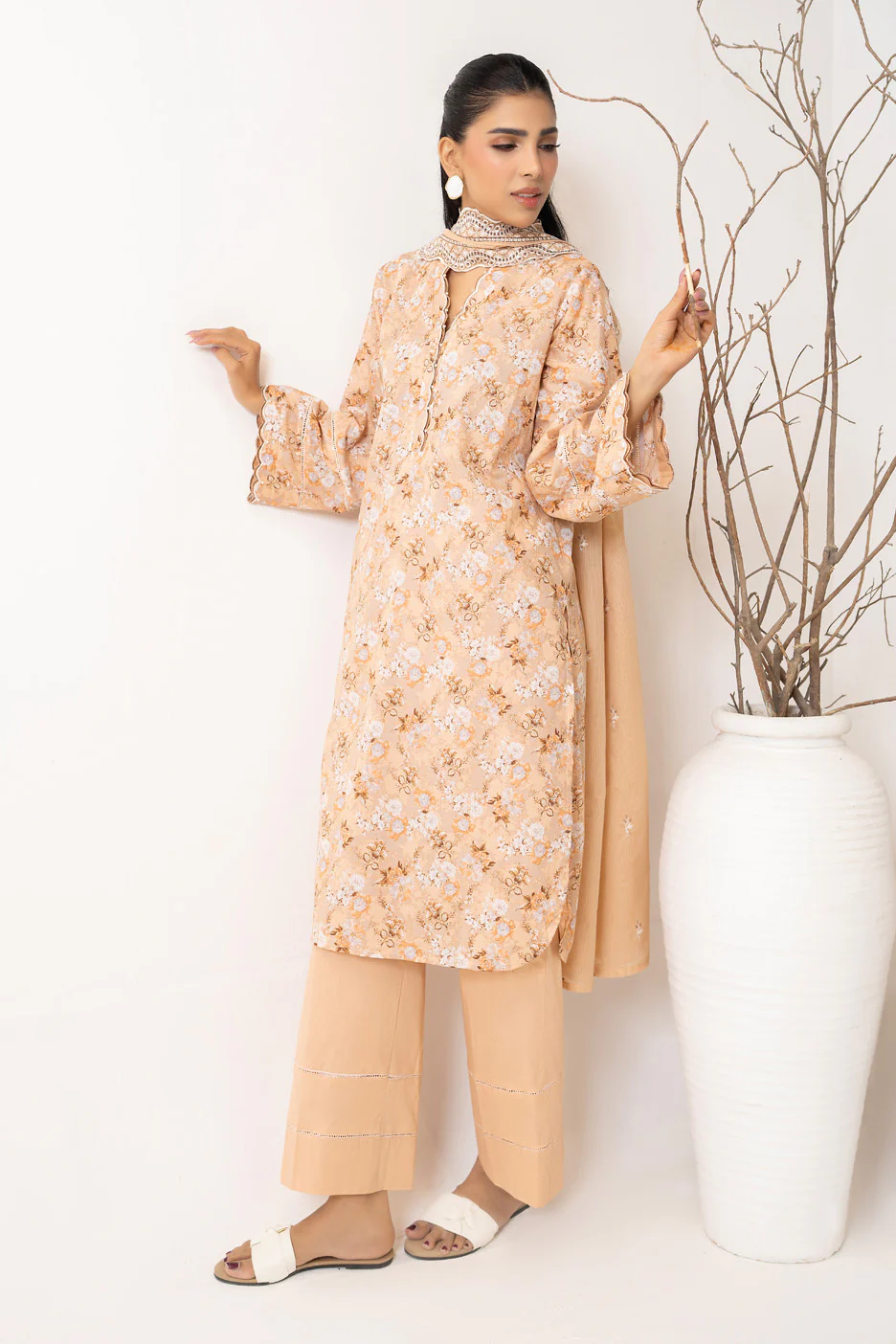 3PC Lawn Printed Suit With Embroidered Dupatta - Image 5