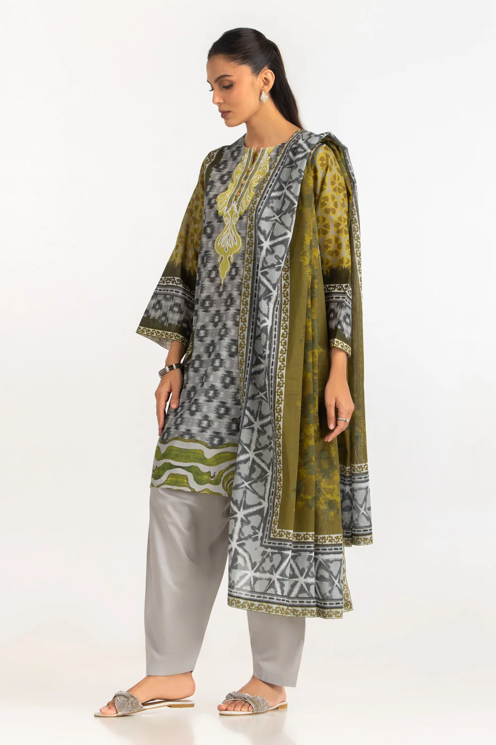3PC Lawn Printed Suit With Embroidered - Image 5