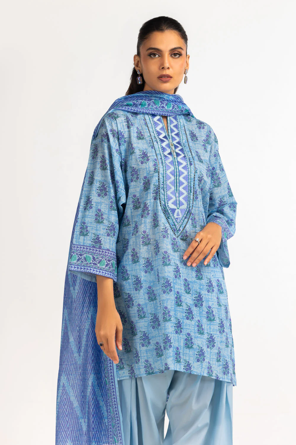 3PC Lawn Printed Suit With Embroidered - Image 4