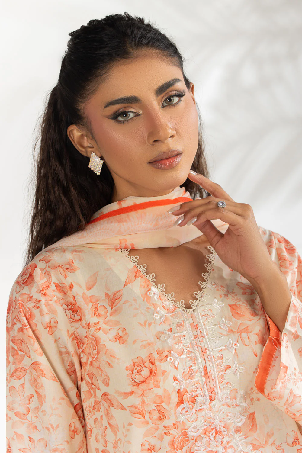 3PC Lawn Printed Suit With Embroidered - Image 5