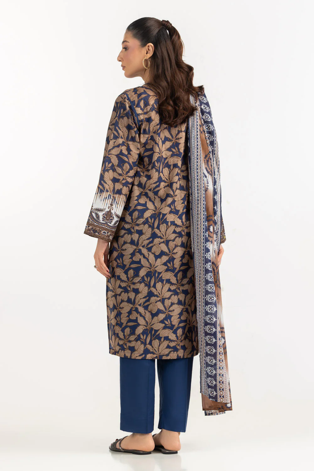 3PC Lawn Printed Suit With Embroidered - Image 6