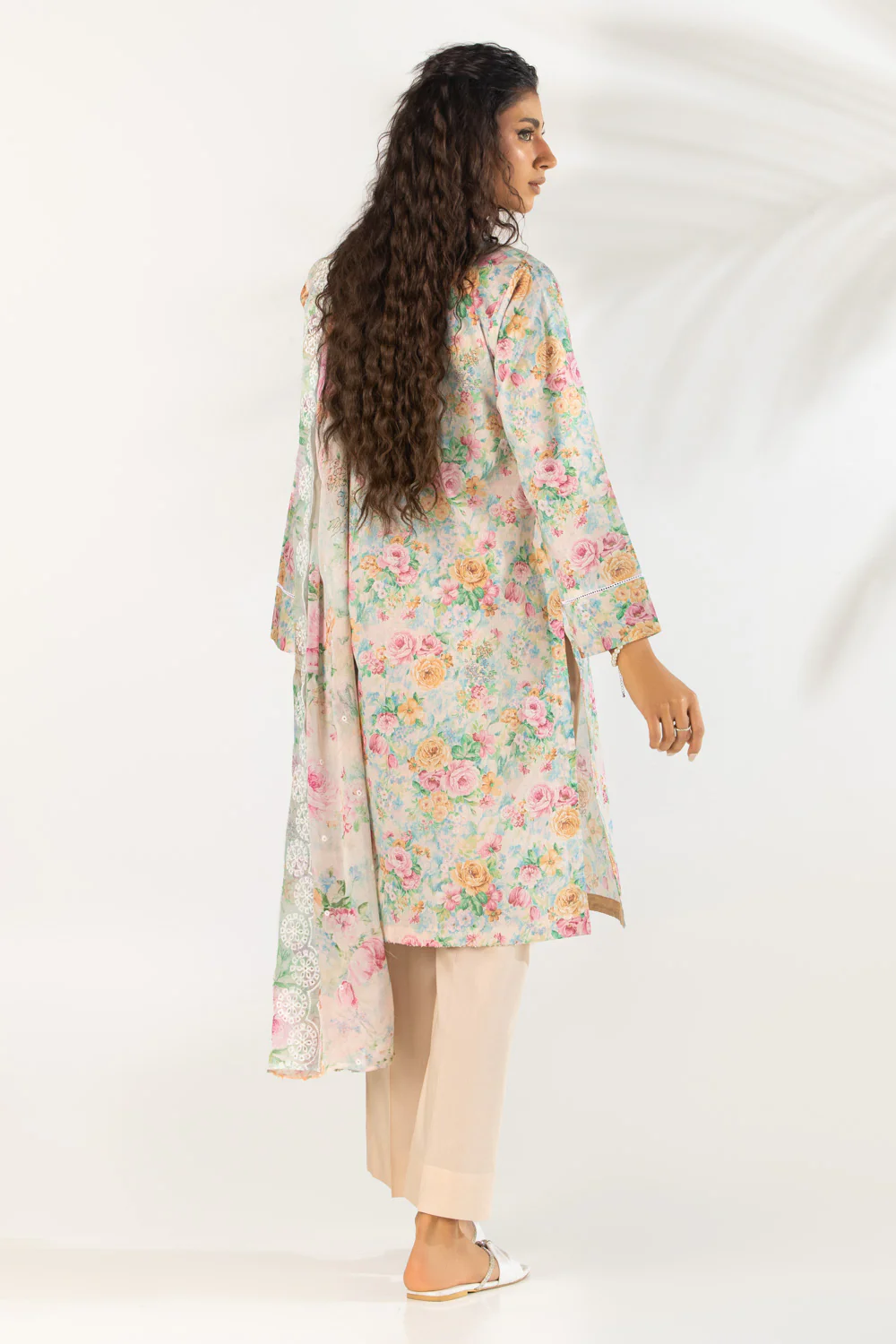 3PC Lawn Printed Suit With Embroidered - Image 5