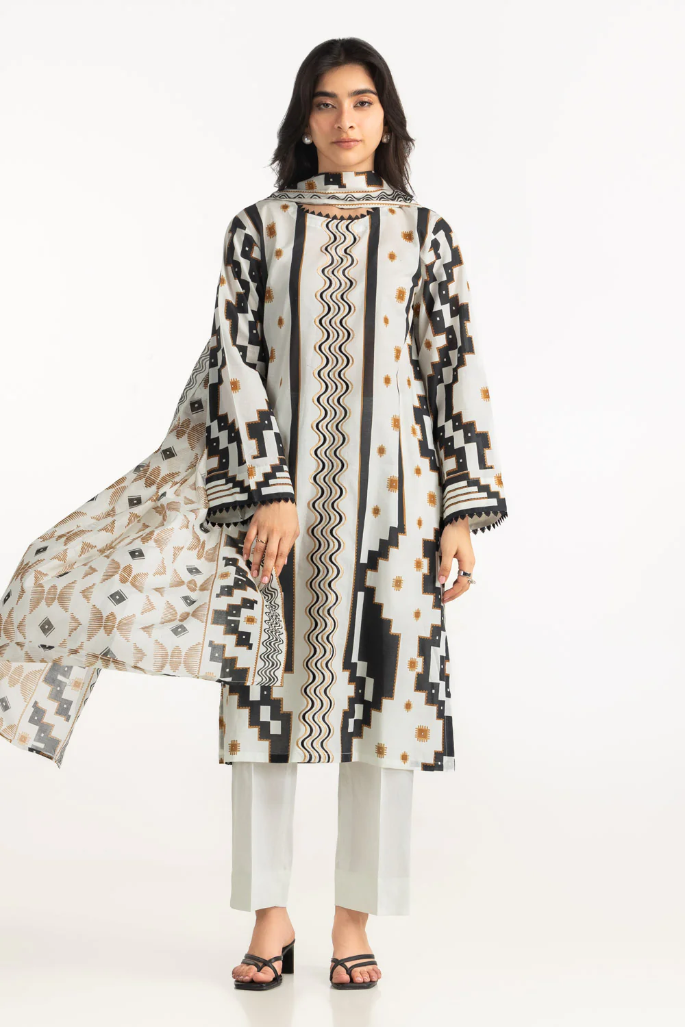 3PC Lawn Printed Suit With Embroidered - Image 3