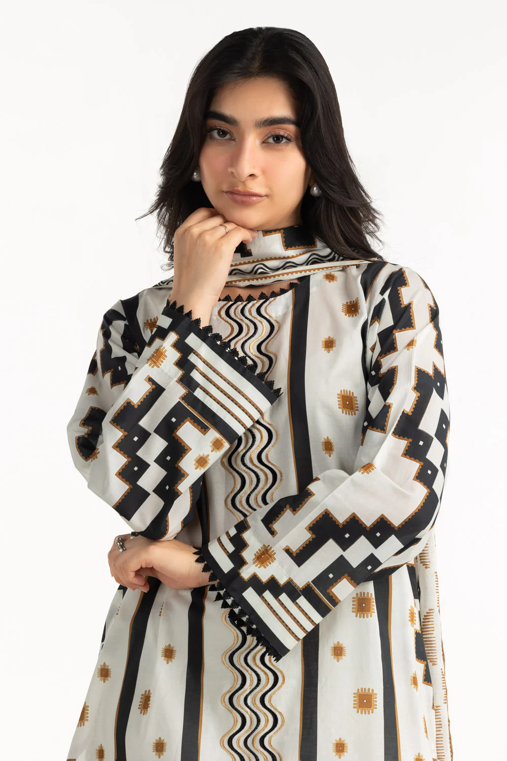 3PC Lawn Printed Suit With Embroidered - Image 5