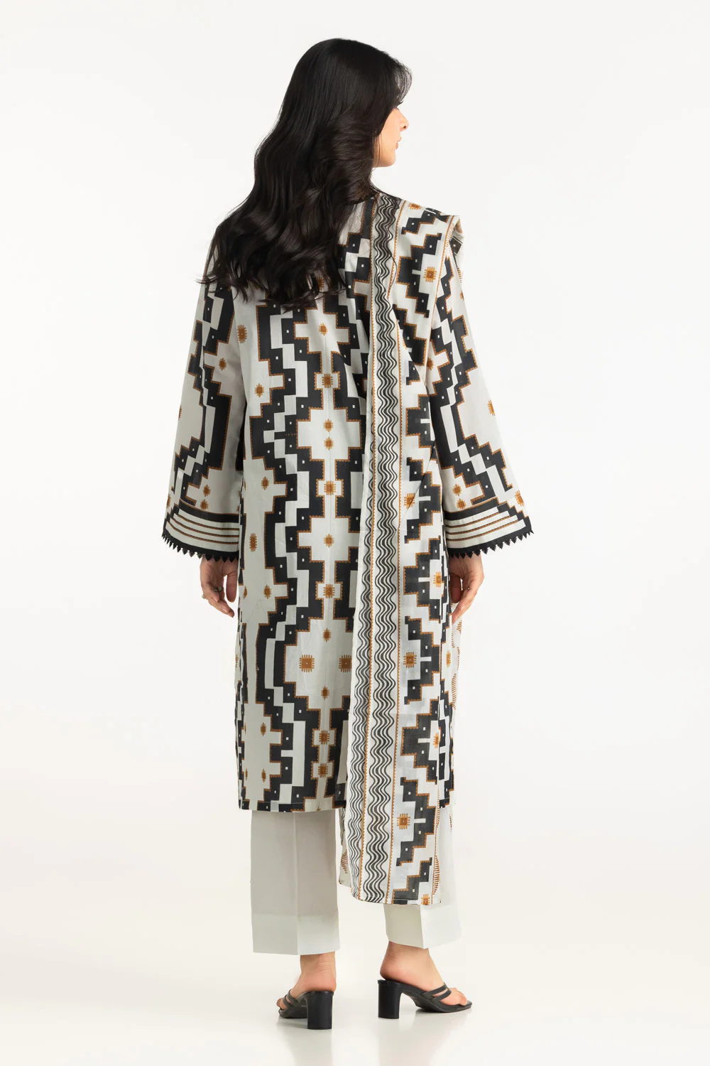 3PC Lawn Printed Suit With Embroidered - Image 6