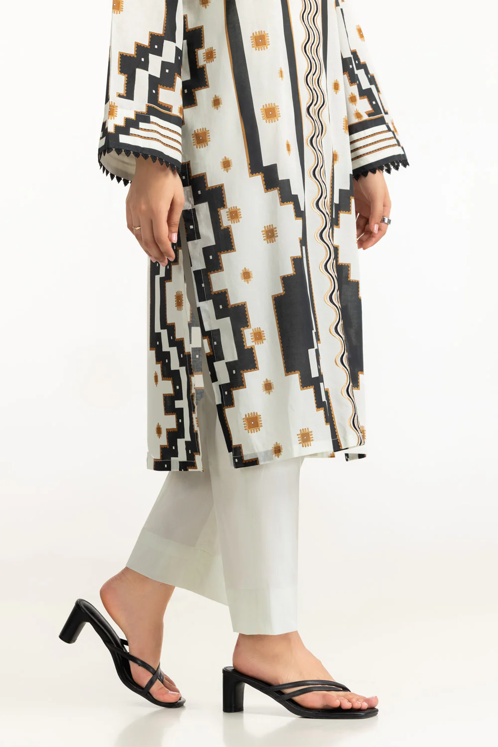 3PC Lawn Printed Suit With Embroidered - Image 7