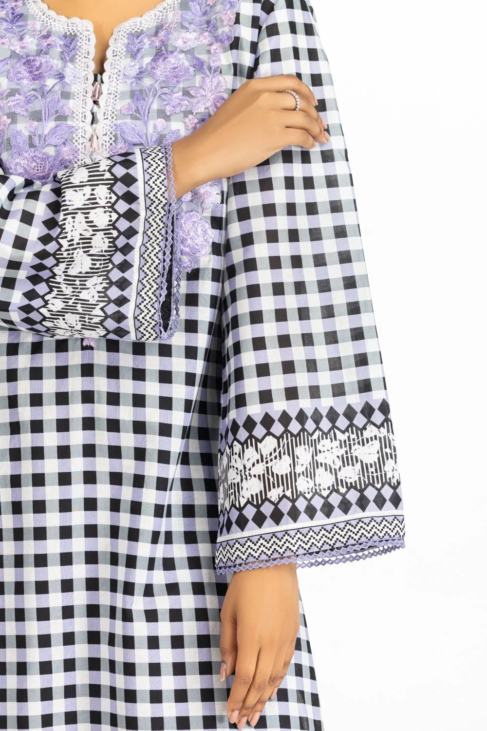3PC Lawn Printed Suit With Embroidered - Image 4