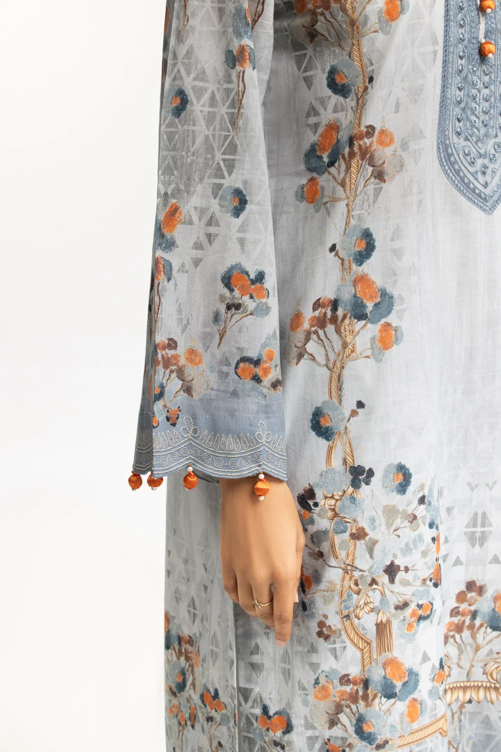 3PC Lawn Printed Suit With Embroidered - Image 4