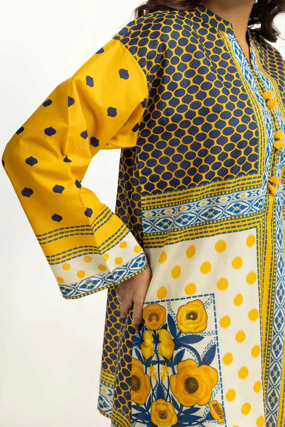 3PC Lawn Printed Suit With Embroidered Trouser - Image 2